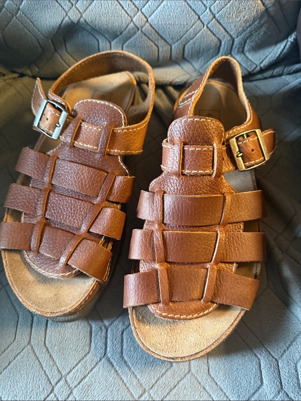 Women’s Arizona Brown Leather Fisherman Sandals- sz 10